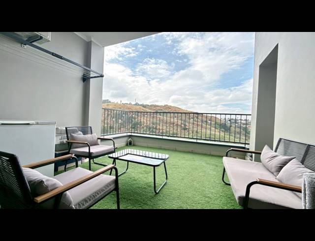 2 BEDROOM TOWNHOUSE FOR SALE IN OAKDENE